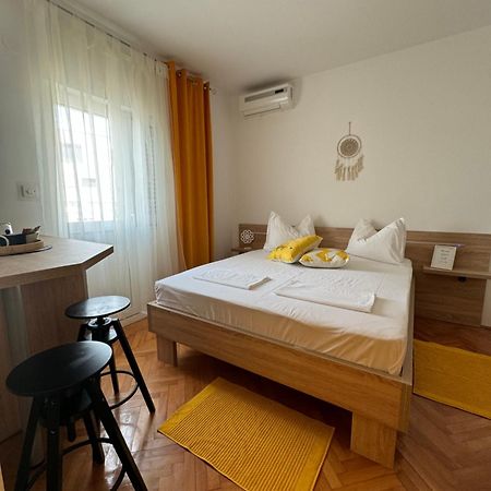 The Manzoni Family 4 Hotel Punat Exterior foto
